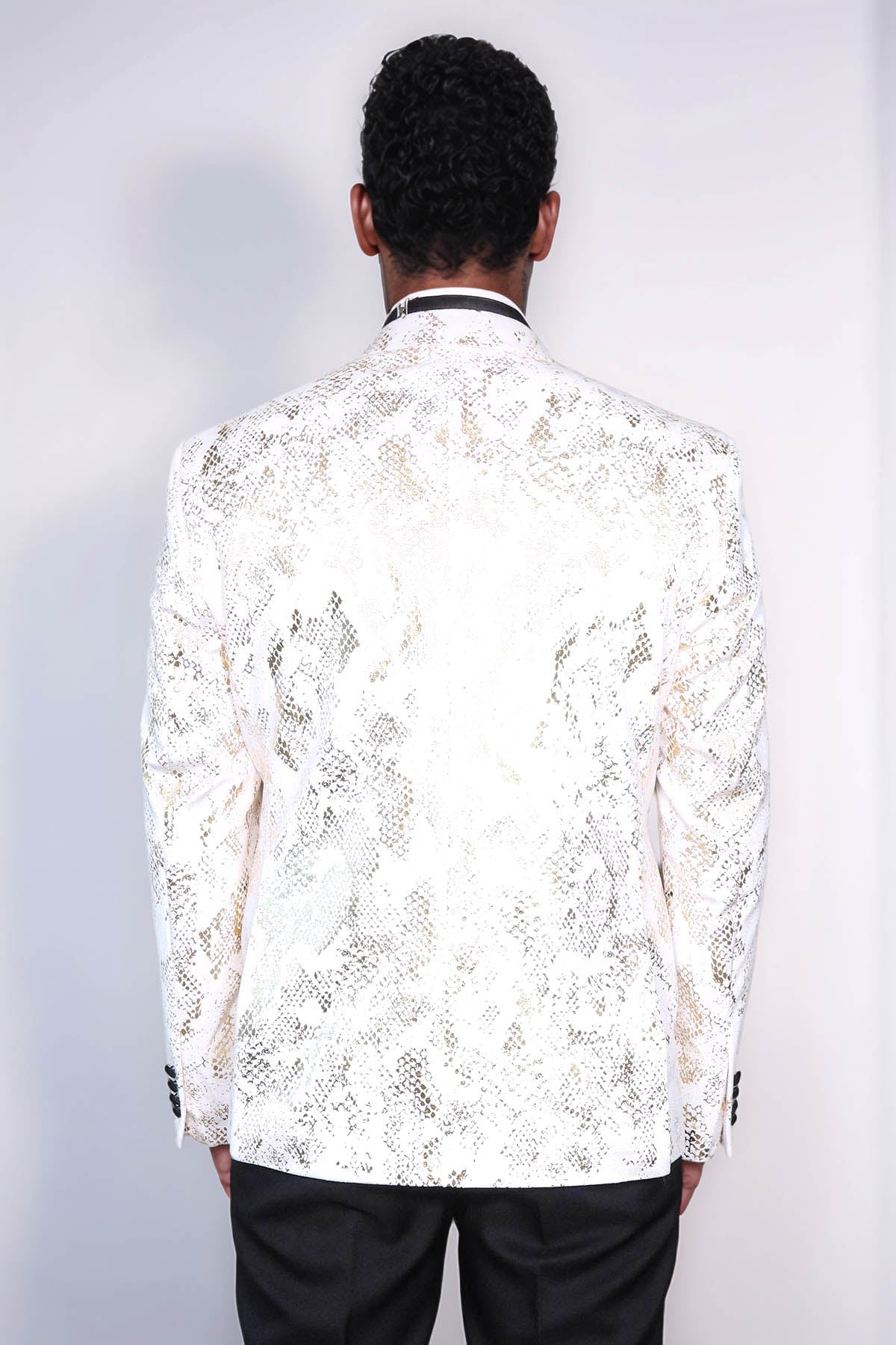 Peak Lapel Slim Fit Gold Patterned White Men Dinner Jacket - Wessi